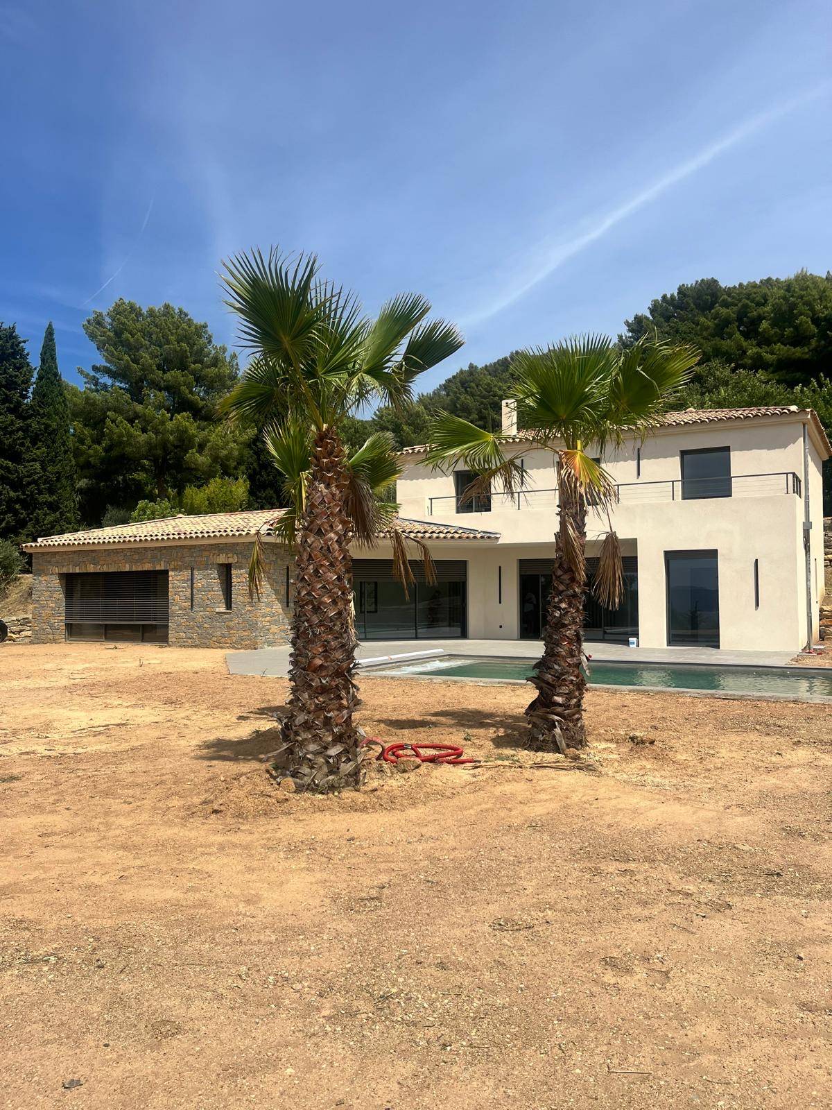 Villa contemporaine de 5 pièces vue mer avec piscine à La Cadière d’Azur avec suite parentale par un architecte