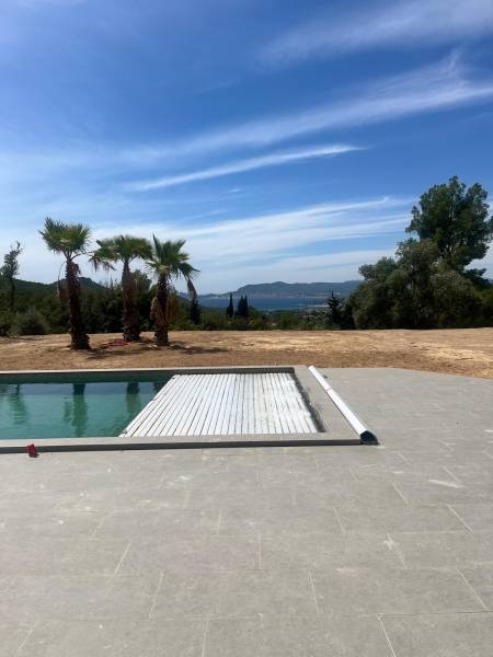 Villa contemporaine de 5 pièces vue mer avec piscine à La Cadière d’Azur avec suite parentale par un architecte