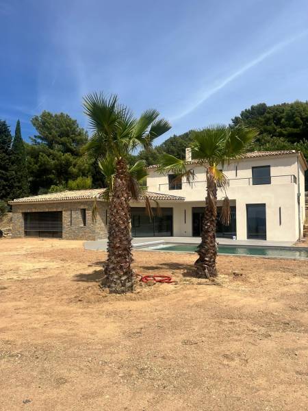 Villa contemporaine de 5 pièces vue mer avec piscine à La Cadière d’Azur avec suite parentale par un architecte