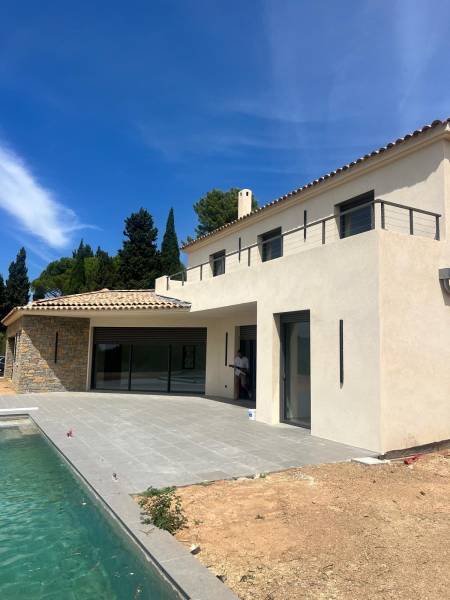 À vendre : villa contemporaine 5 pièces – Un bijou d’architecture moderne à La Cadière d'Azur.