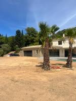 À vendre : villa contemporaine 5 pièces – Un bijou d’architecture moderne à La Cadière d'Azur.